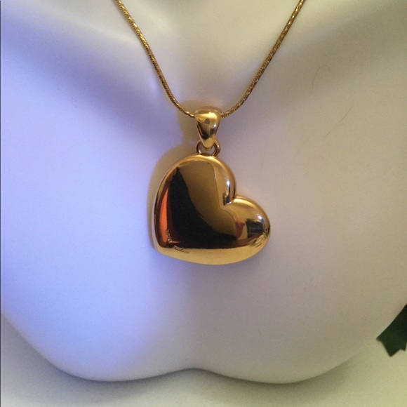 Jewelry - ❤️LARGE GOLD HEART PENDENT ❤️